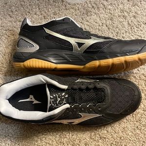 mizuno volleyball shoes